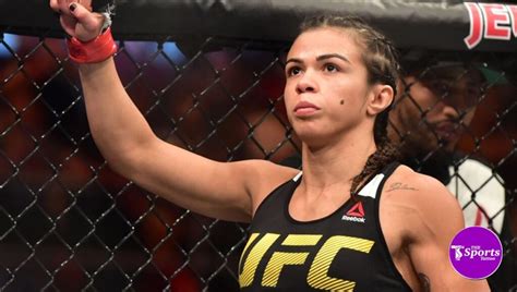 claudia gadelha net worth|Claudia Gadelha Biography, Wiki, Net Worth, Height,。